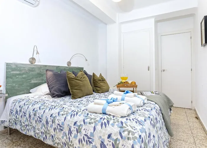 -Malagasunapts-Merced Private Terrace