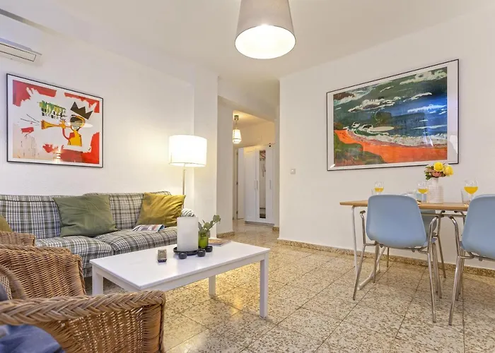 -Malagasunapts-Merced Private Terrace